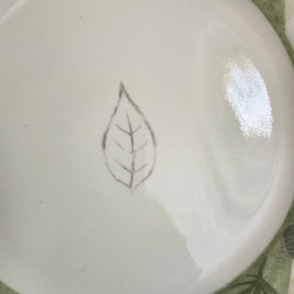 Corelle Textured Leaves - Picture 3 of 4
